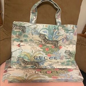 Gucci Jungle Print Tote Bag, VIP tote